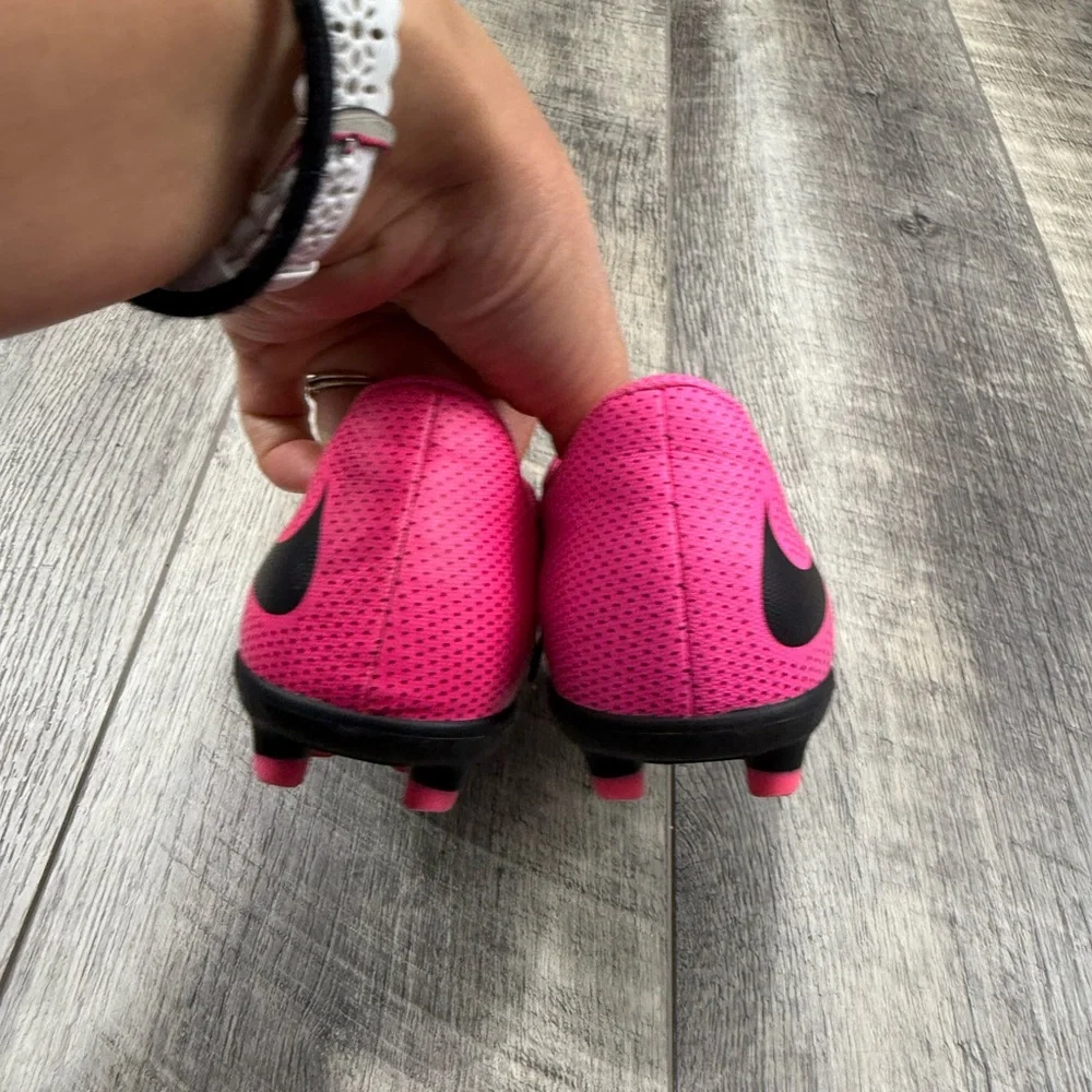 Nike Kids Pink/Black Soccer Cleats‎